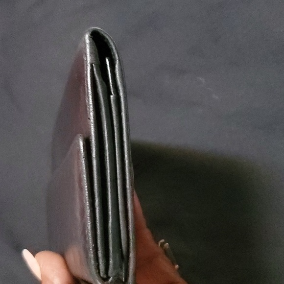 CHANEL Camellia Long Hook Wallet - Picture 10 of 16